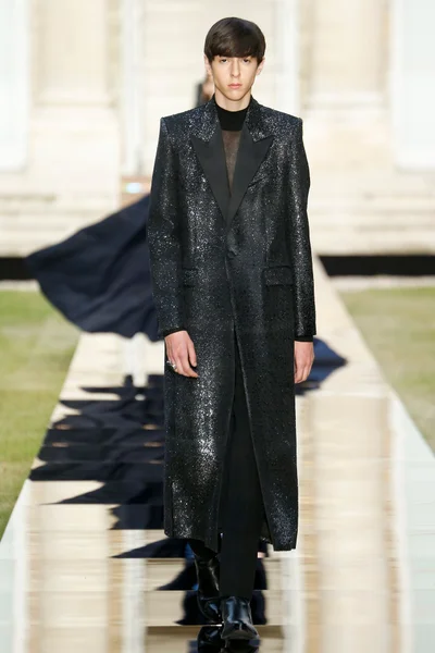 Look 5